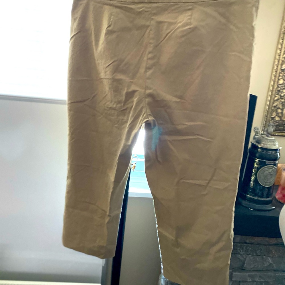 Ladies XL khaki capri dress casual NWOT